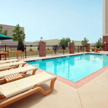 Comfort Suites Airport Luckney Dış mekan fotoğraf