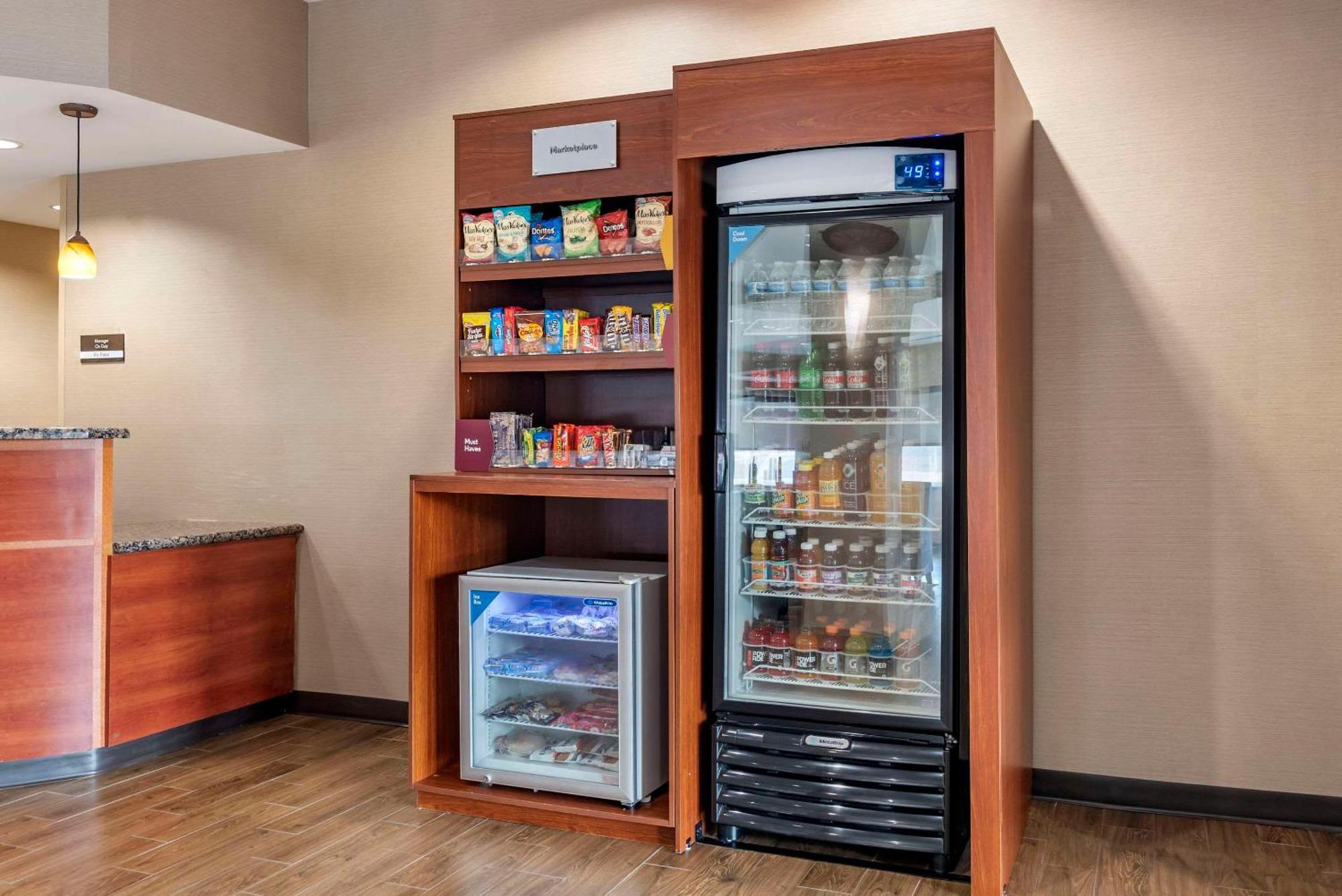 Comfort Suites Airport Luckney Dış mekan fotoğraf
