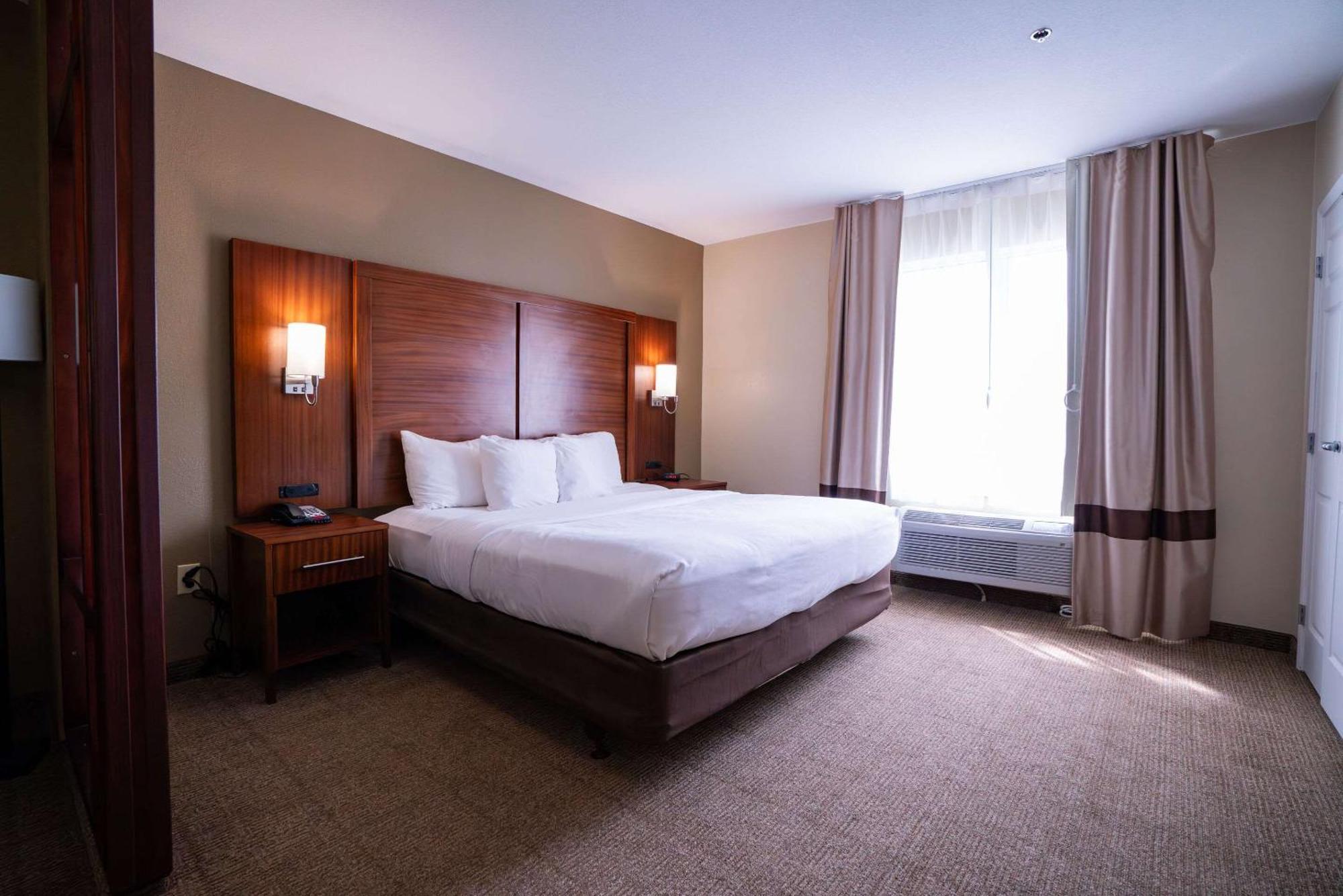 Comfort Suites Airport Luckney Dış mekan fotoğraf